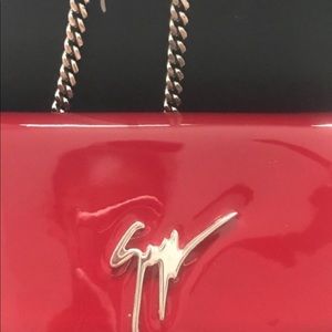 Giuseppe new hand bag red patent leather no trades